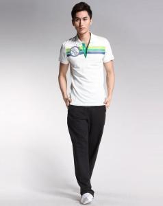 qq头像男生白色衣服的飘洒流过