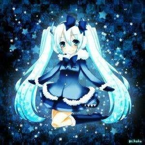 qq初音未来情侣头像:你是烈火我是柴