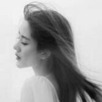 qq女生头像黑白侧脸:时间走得静悄悄