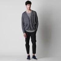 qq头像男生全身照带字:山有情才青